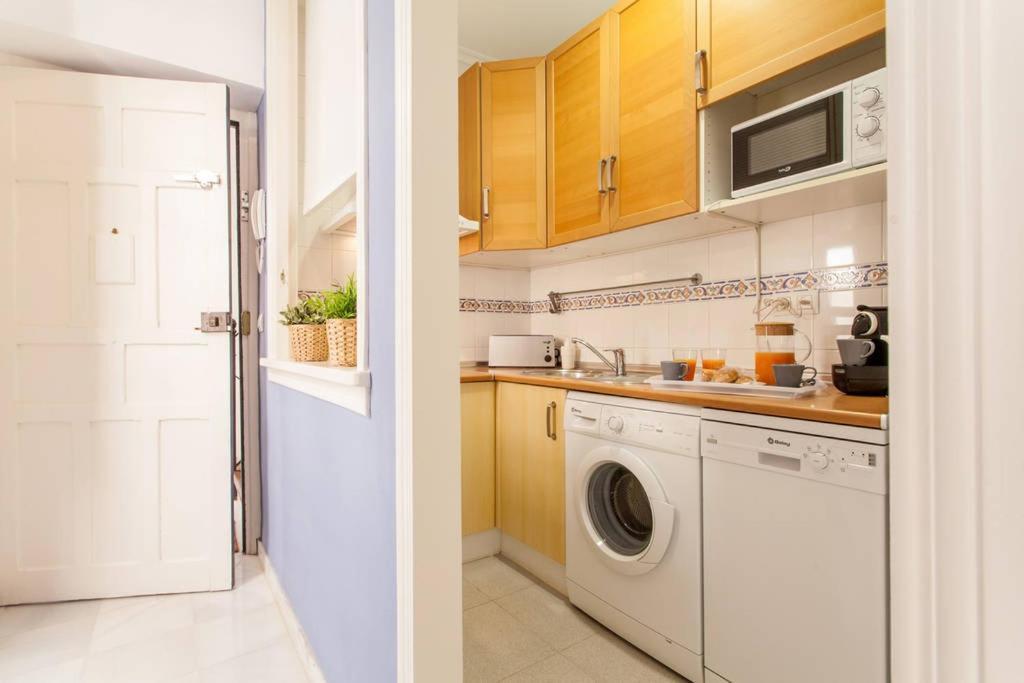 Hostly Rivero 2b Center-fibre-communal Terrace-parking Optional-cless Seville