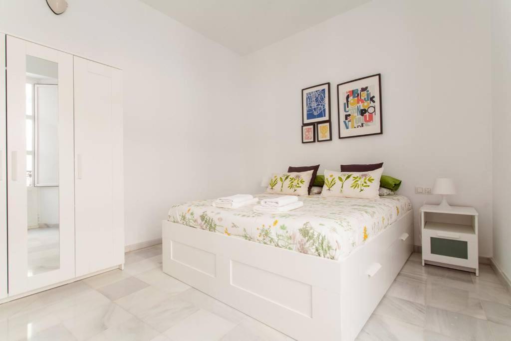 Hostly Rivero 2b Center-fibre-communal Terrace-parking Optional-cless